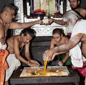 Rudrabhishekam on all Mondays of Shravan Maas